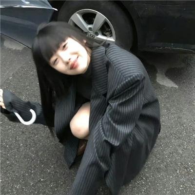 弱比少男闯女校